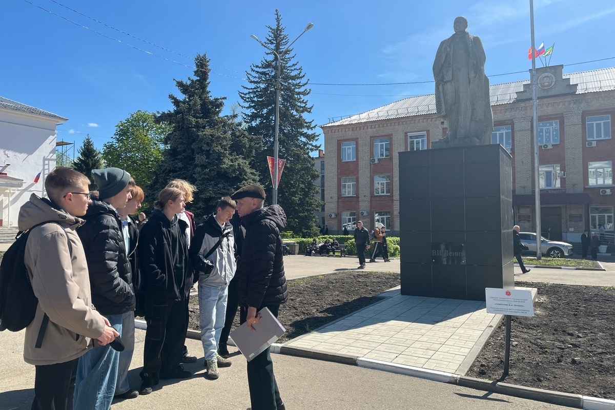 Студенты прошлись по славным улочкам города Узловая - Города воинской доблести.