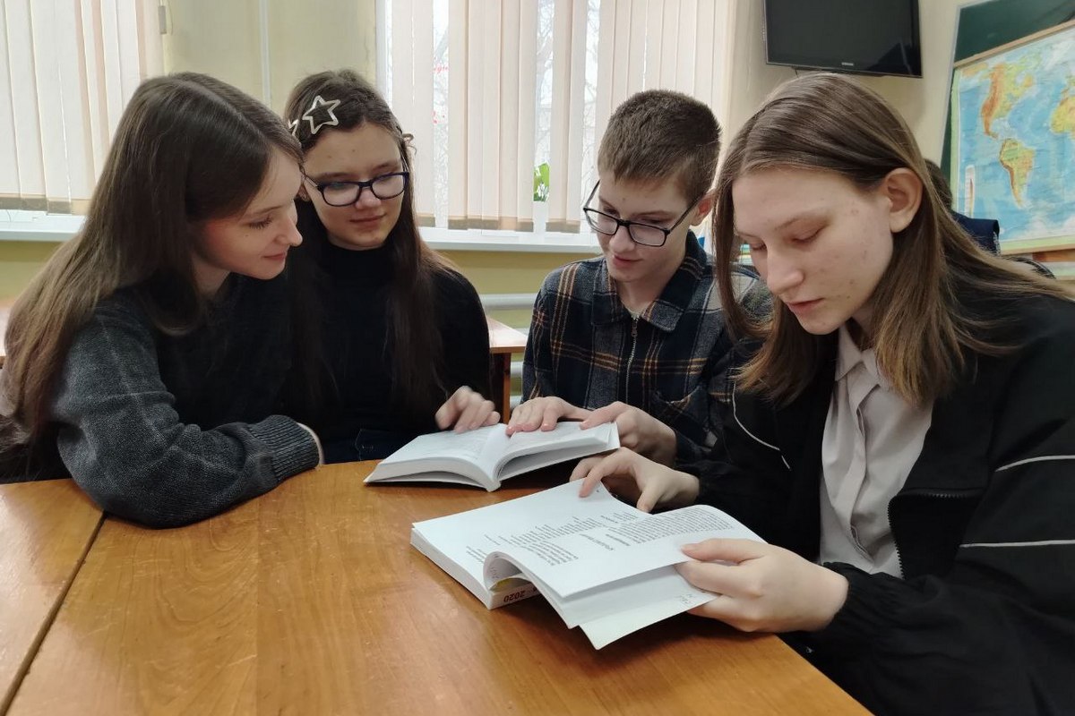 Акция «День патриотической книги» прошла для узловских школьников.