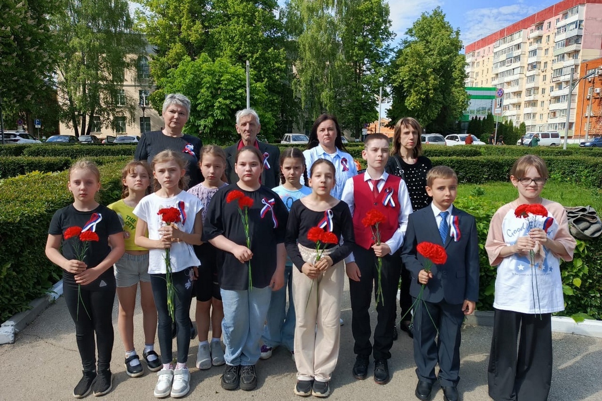 Дань уважения тем, кто защищает нашу Родину.
