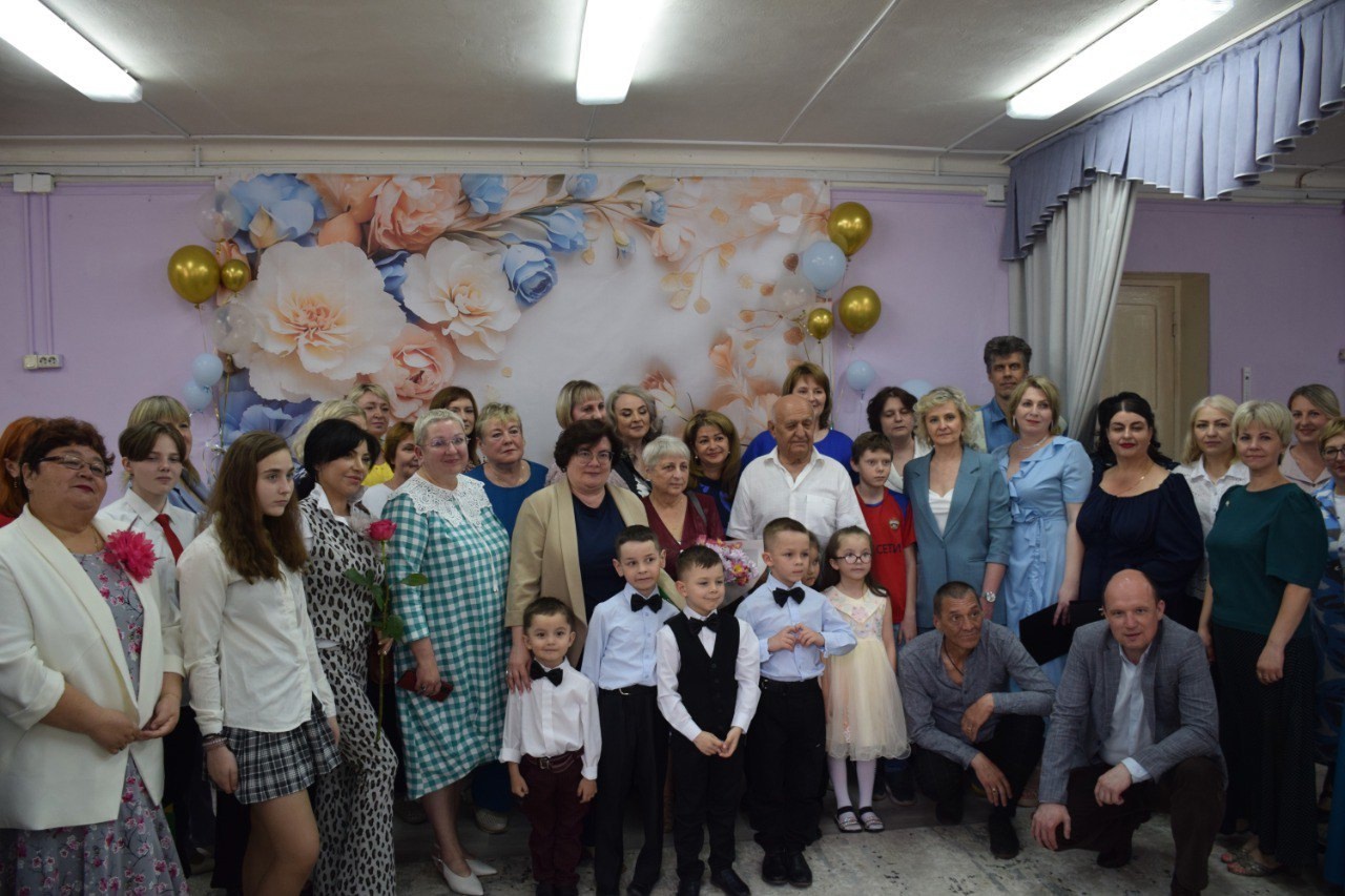 Сегодня свой тридцатый юбилей отпраздновал Социально-реабилитационный центр для несовершеннолетних №6 в посёлке Каменецкий.