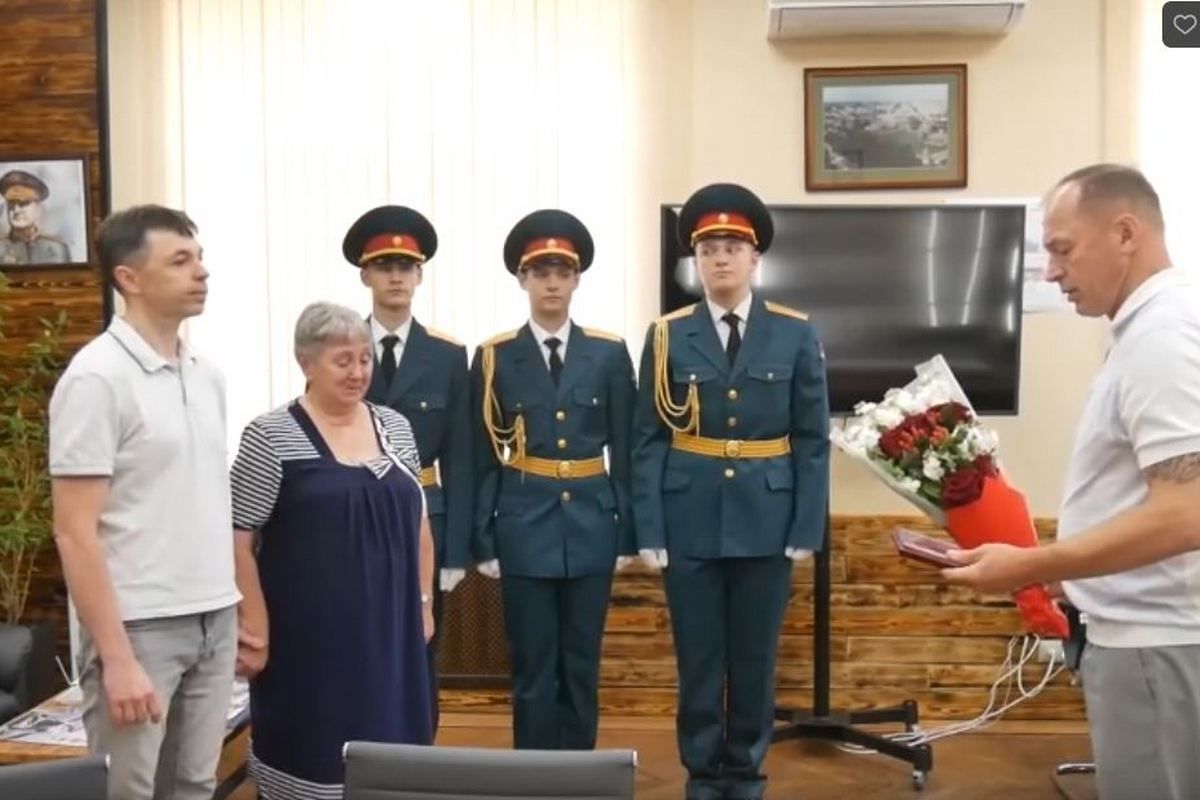 Николай Терехов провел встречу с родными бойца – участника СВО, пропавшего без вести.