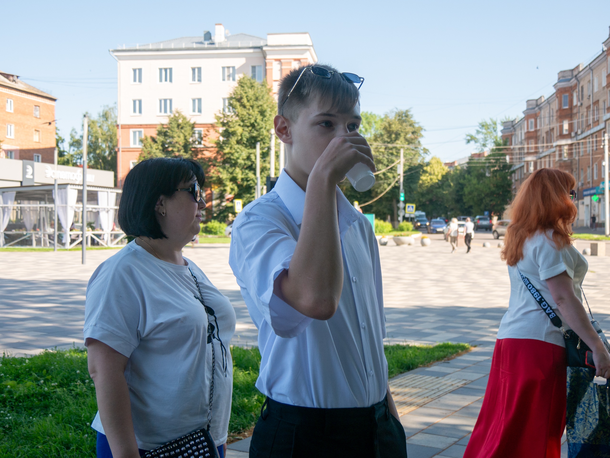 Дорогие жители Узловой!  С 7 по 14 июля ожидается по-настоящему летняя жара — по прогнозам синоптиков, температура может подняться до +33 градусов!.