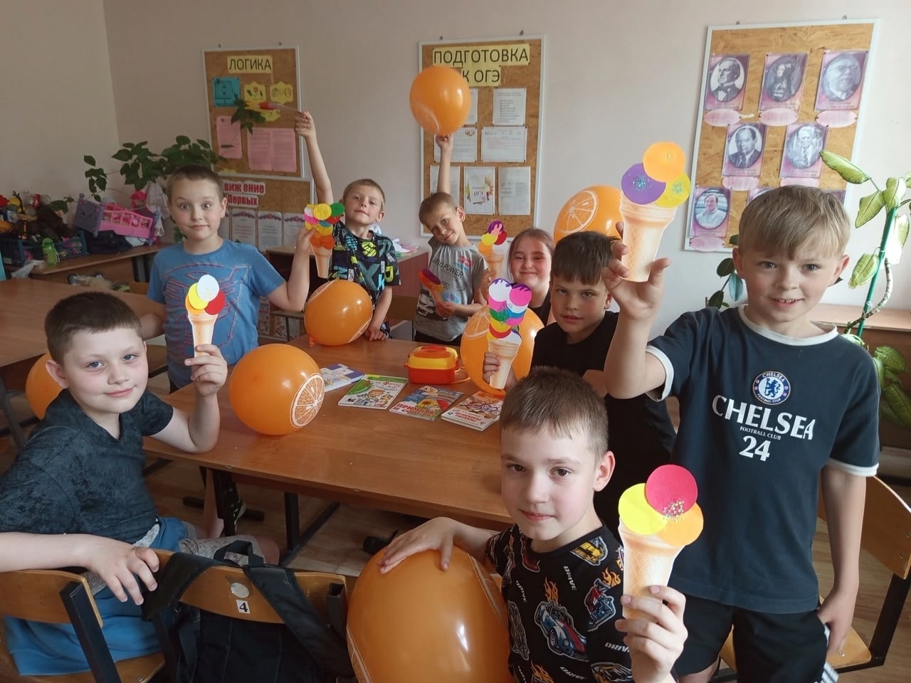 Мальчишки и девчонки из пришкольного лагеря МКОУ «Центр образования №4» стали участниками игровой программы «Оранжевое настроение».