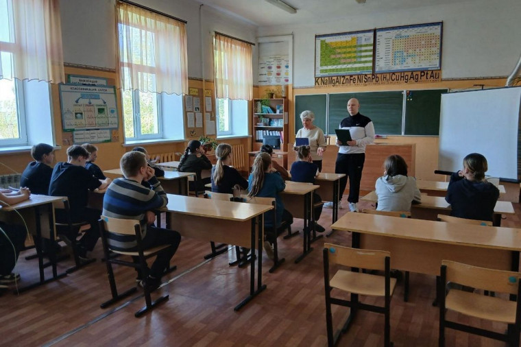 Молодому поколению узловчан рассказали о городе-герое Севастополе. Молодому поколению узловчан рассказали о городе-герое Севастополе.